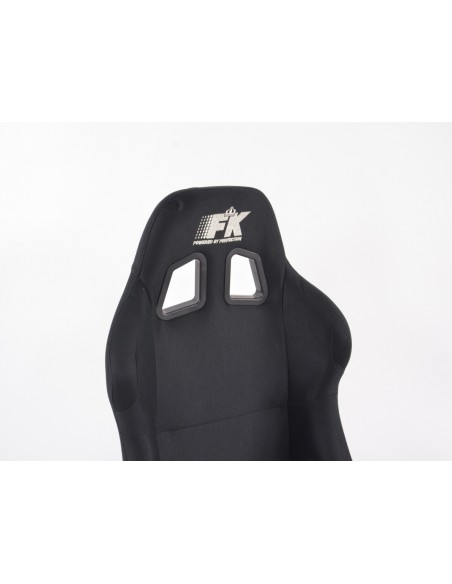 I sedili sportivi FK, i sedili avvolgenti completi per auto, conferiscono a San Francisco un look da sport motoristico