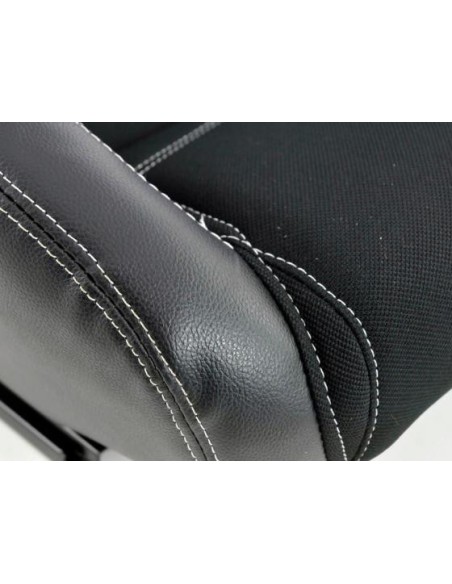 Sedili sportivi FK I sedili semigusci automatici conferiscono a Vancouver un look da sport motoristico