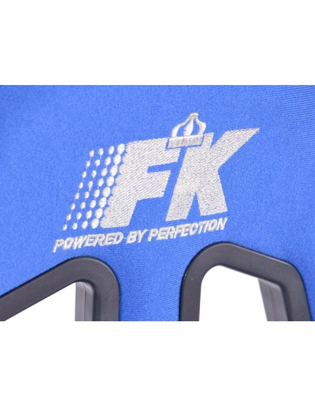 I sedili sportivi FK, i sedili avvolgenti completi per auto, conferiscono a San Francisco un look da sport motoristico