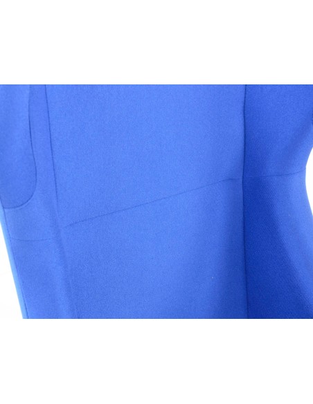 I sedili sportivi FK, i sedili avvolgenti completi per auto, conferiscono a San Francisco un look da sport motoristico