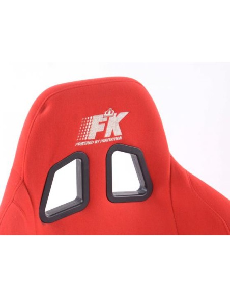 I sedili sportivi FK, i sedili avvolgenti completi per auto, conferiscono a San Francisco un look da sport motoristico