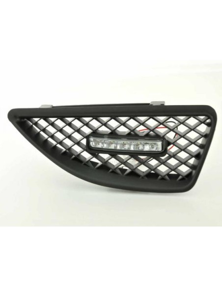 Griglia sportiva con luce di posizione griglia anteriore Renault Megane 99-02 nera