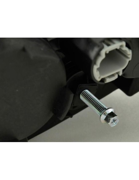 Ricambi faro destro Nissan Almera (tipo N16) 00-02