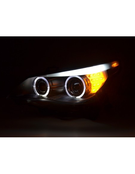 Set fari Xenon Angel Eyes LED BMW Serie 5 E60 / E61 03-04 nero per guida a destra