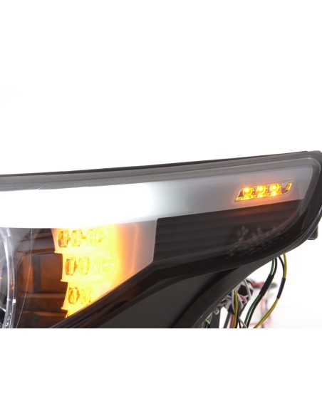Set fari Xenon Angel Eyes LED BMW Serie 5 E60 / E61 03-04 nero per guida a destra