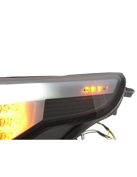 Set fari Xenon Angel Eyes LED BMW Serie 5 E60 / E61 05-08 nero per guida a destra