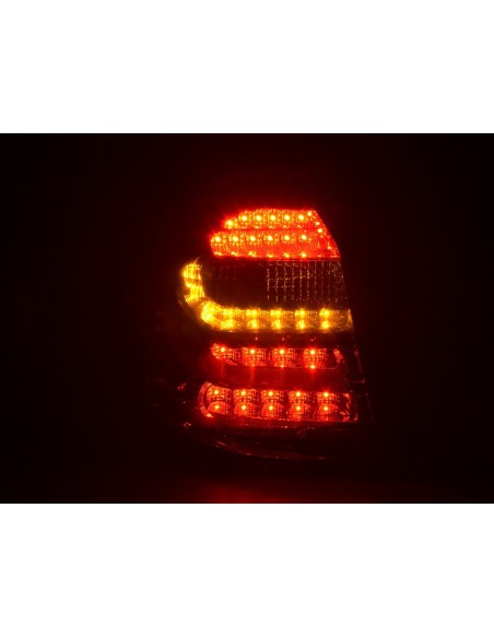 Fanali posteriori a LED set BMW Serie 1 E87 / E81 3/5 porte. 04-07 rosso / nero