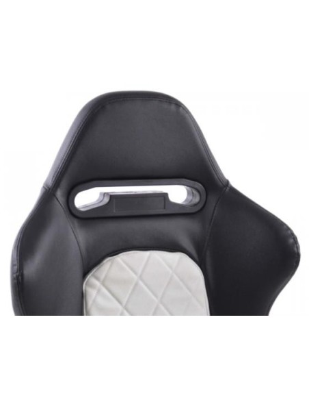 Sedili sportivi FK Sedili semigusci per auto Imposta Detroit in un look da sport motoristico