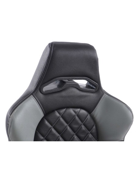 Sedili sportivi FK I sedili semiguscio per auto conferiscono a Las Vegas un look da sport motoristico con trapuntatura